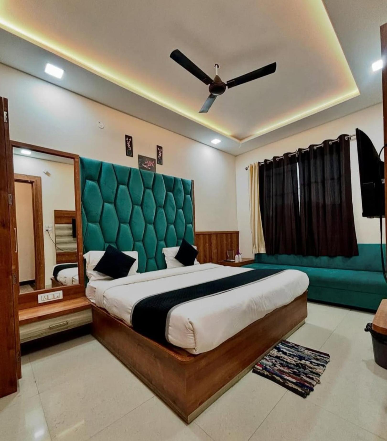 Hotel Blue Terminal Bombay Extérieur photo